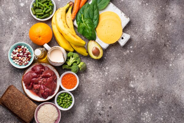 Dieta pentru ficat gras: ce alimente sunt recomandate și ce trebuie limitat