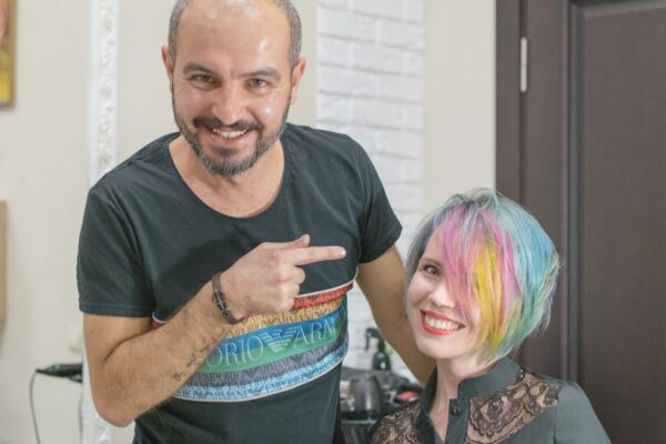 Ce este estomparea firelor albe prin tehnici de colorare